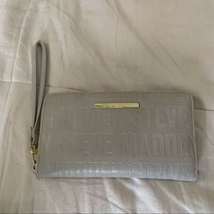 Steve Madden tan wallet